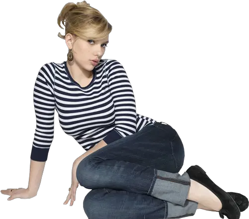 Download Scarlett Johansson Sitting Png Free Transparent Scarlett Johansson Wallpaper Hd Woman Sitting Png